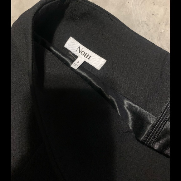 Noul (Oak + Fort brand) Black High Rise Dress Shorts - Size Small - Picture 3 of 9